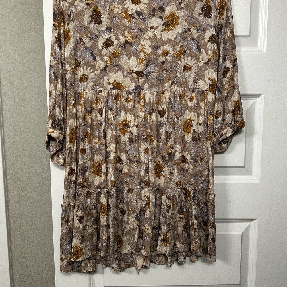 ANTHROPOLOGIE Millibon Brown and Tan 3/4 Sleeve Buttoned Blouse. EUC SIZE LARGE - Picture 2 of 3